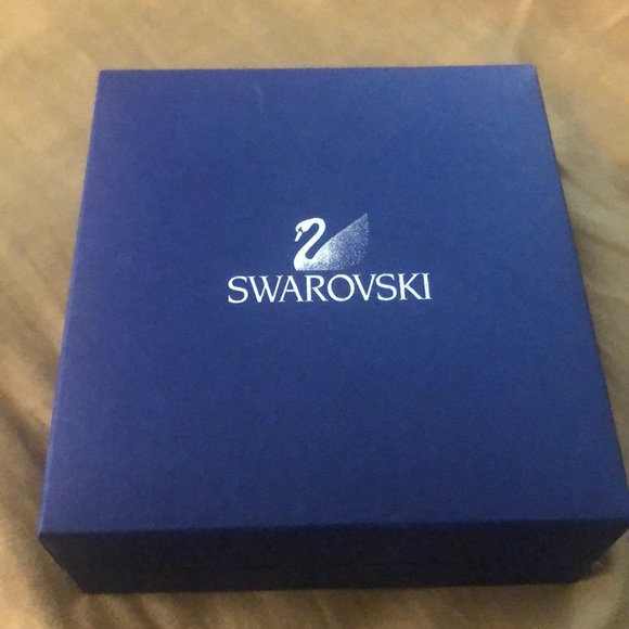 Never worn Swarovski necklace and earring set - Picture 2 of 3